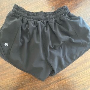 Lululemon Hotty hot 2.5